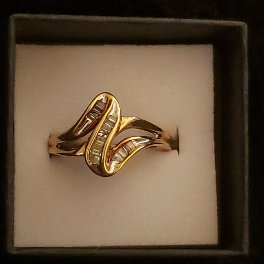 Vintage 10k gold 1 carat Diamond 💎 Baguette Ring size 7